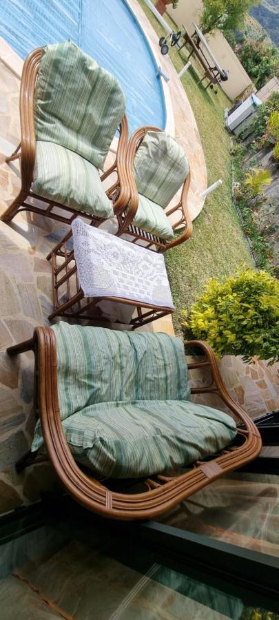 Bungalow Des Pensees Piscine Chauffee 28° 圣丹尼斯 外观 照片