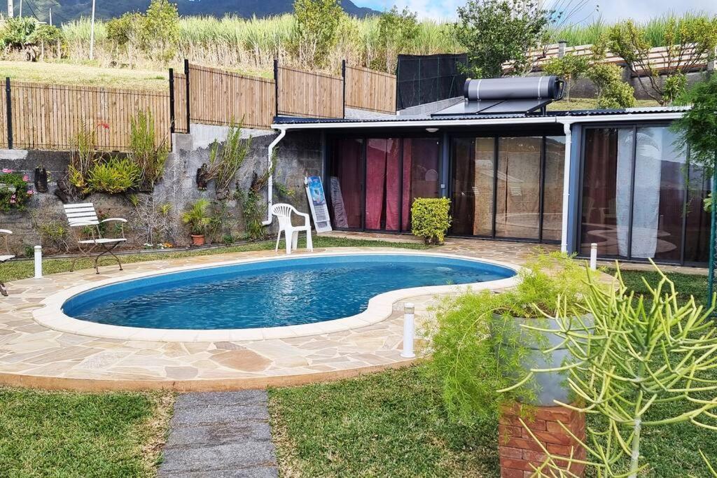Bungalow Des Pensees Piscine Chauffee 28° 圣丹尼斯 外观 照片