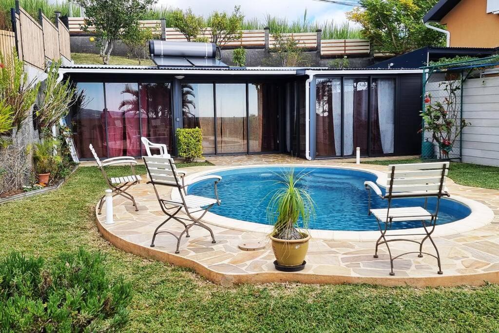 Bungalow Des Pensees Piscine Chauffee 28° 圣丹尼斯 外观 照片