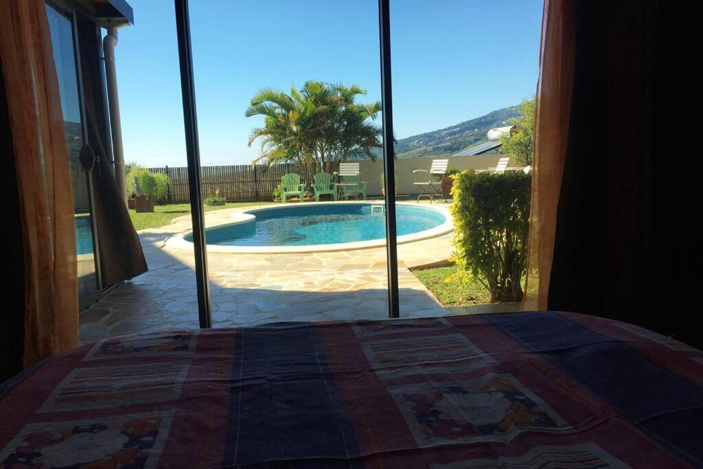 Bungalow Des Pensees Piscine Chauffee 28° 圣丹尼斯 外观 照片